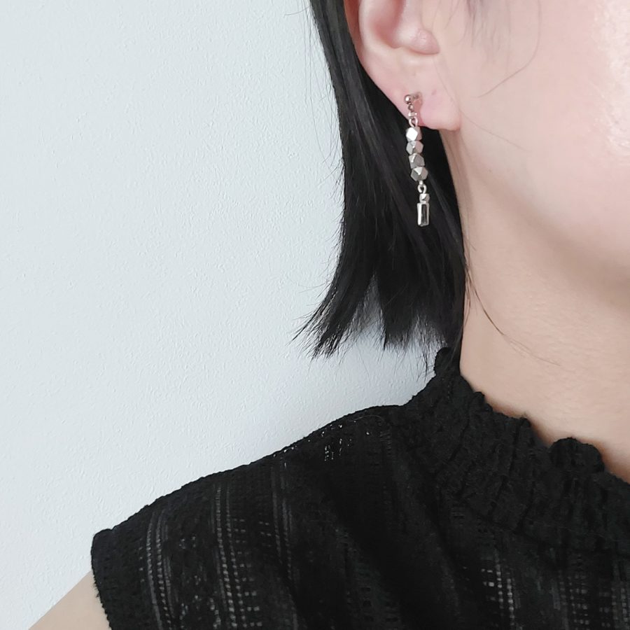 64．ミニ メタリック ビーズ ピアス[Photo2]