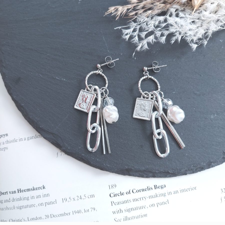 65．モードなパールアクセントピアス/イヤリング[Photo1]